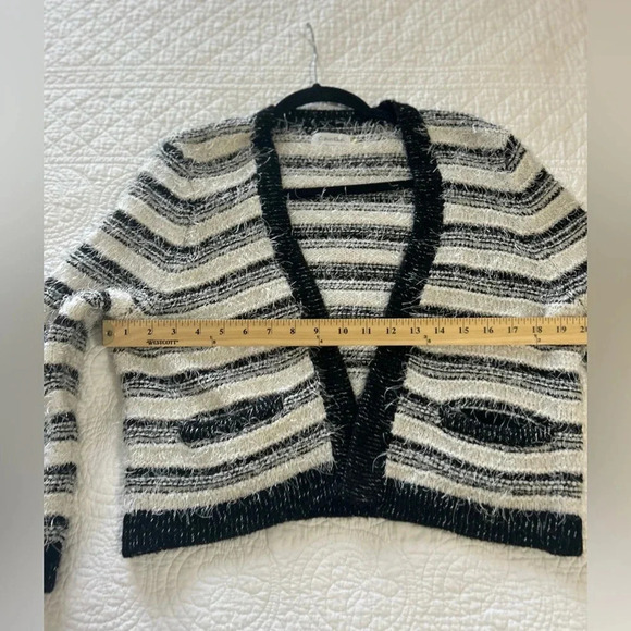 Coquette Girl Calvin Klein Black/White Stripe Textured Cardigan. Old Money. - Picture 6 of 7
